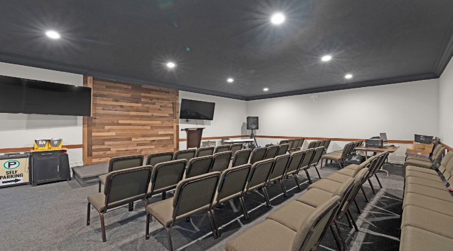 2511 Mason Street, Oakland, California 94605, ,Church,For Sale,2511 Mason Street,1102