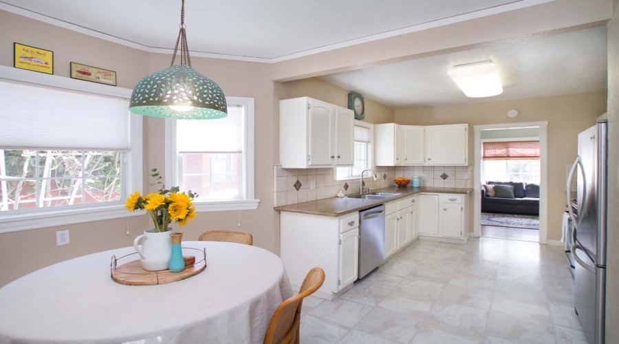 826 Dowling Blvd, San Leandro, California 94577, 3 Bedrooms Bedrooms, ,1 BathroomBathrooms,Single Family House,Sold,Dowling Blvd,1014