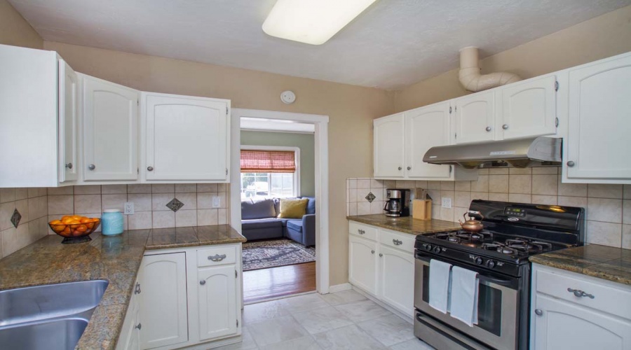 826 Dowling Blvd, San Leandro, California 94577, 3 Bedrooms Bedrooms, ,1 BathroomBathrooms,Single Family House,Sold,Dowling Blvd,1014